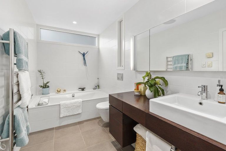 Photo of property in 102 Heke Street, Ngaio, Wellington, 6035