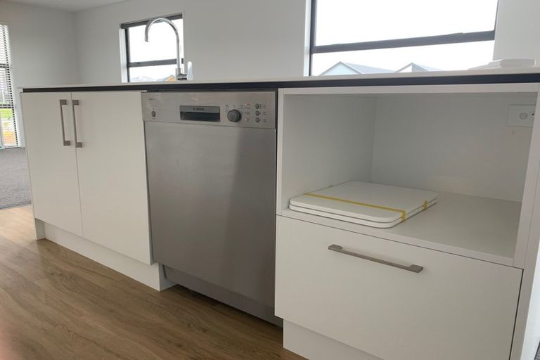 Photo of property in 30 Blakes Road, Belfast, Christchurch, 8051