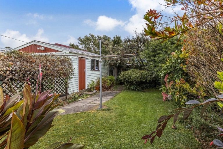 Photo of property in 11 Karaka Crescent, Levin, 5510