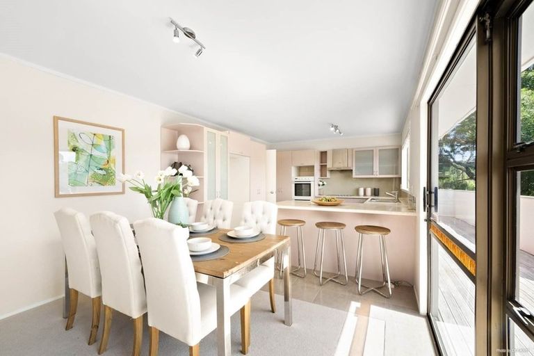 Photo of property in 6 Valdese Rise, Browns Bay, Auckland, 0630