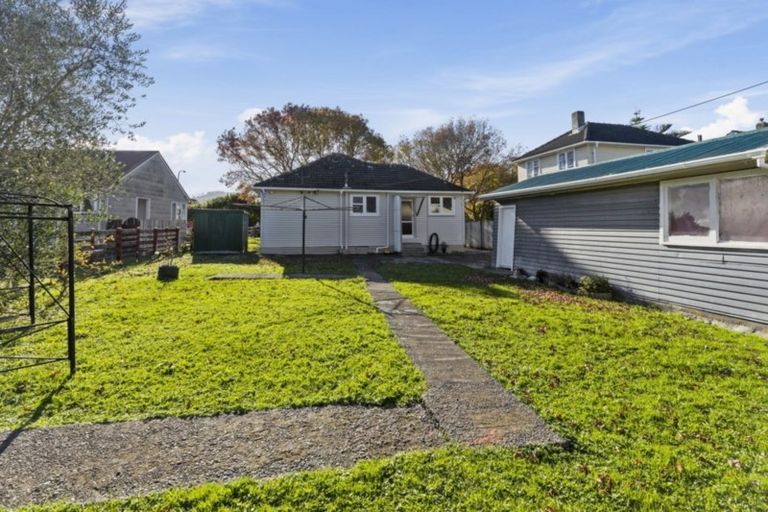 Photo of property in 20 Chapman Crescent, Naenae, Lower Hutt, 5011