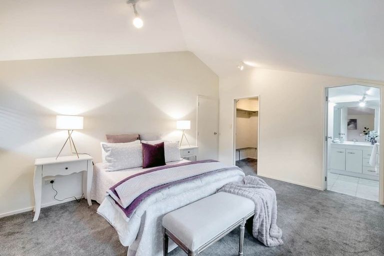 Photo of property in 2/12 Philip Place, Hillcrest, Auckland, 0627