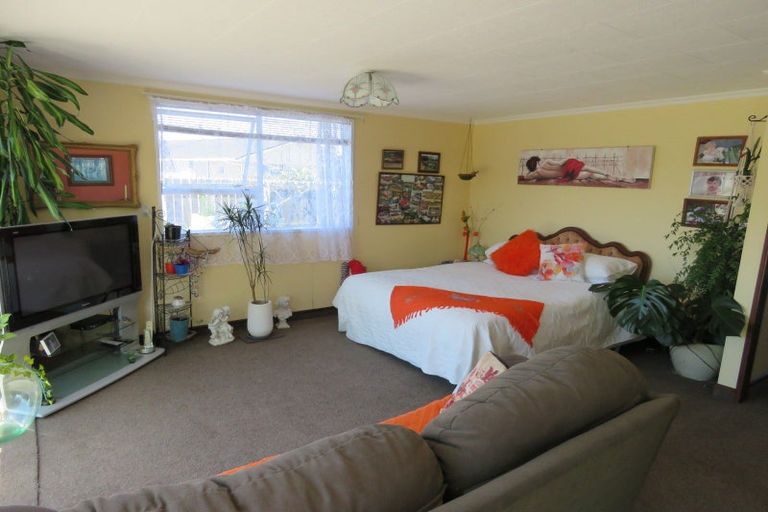 Photo of property in 17 Ngahue Crescent, Carters Beach, Westport, 7825