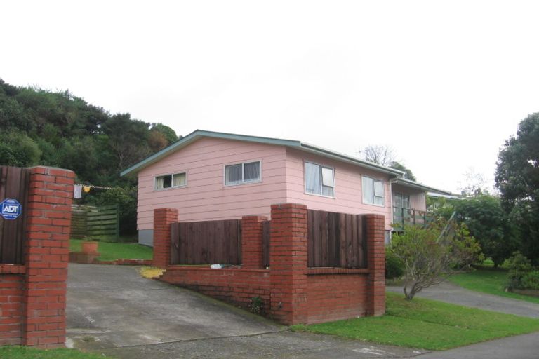 Photo of property in 69 Omapere Street, Whitby, Porirua, 5024