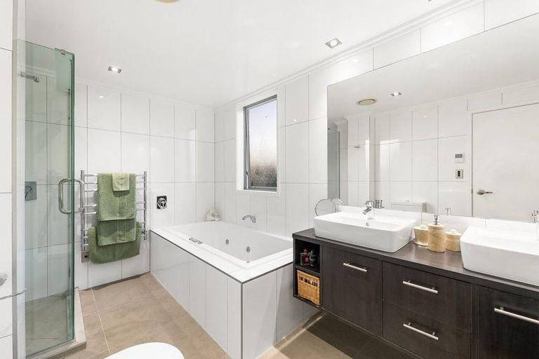 Photo of property in 3/104 Harbour Drive, Otumoetai, Tauranga, 3110