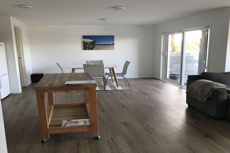 Photo of property in 43 Rosario Crescent, Red Beach, 0932