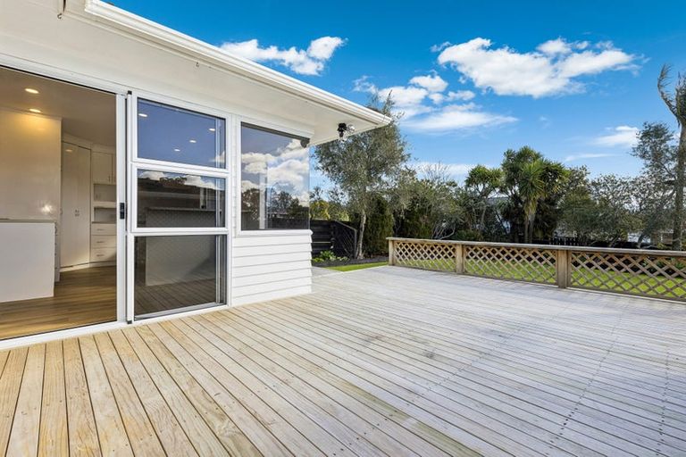 Photo of property in 33 Sunvue Road, Glen Eden, Auckland, 0602