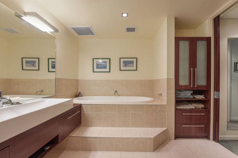 Photo of property in Quay Apartments, 106/283 Wakefield Quay, Stepneyville, Nelson, 7010