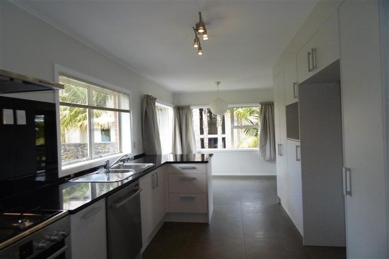 Photo of property in 23 Hyde Road, Rothesay Bay, Auckland, 0630