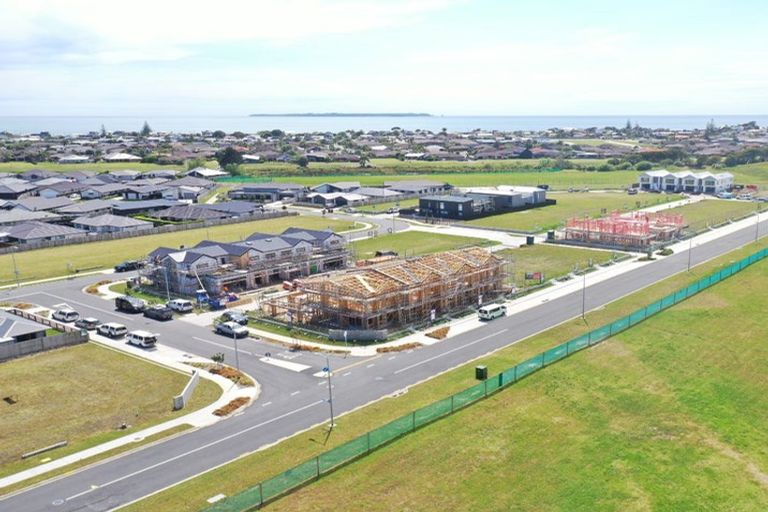 Photo of property in 24 Atutahi Lane, Papamoa, 3118