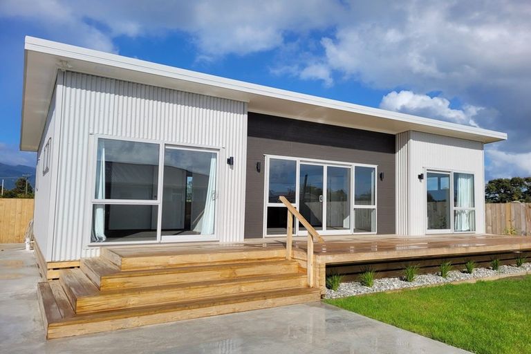 Photo of property in 12 Bentham Street, Westport, 7825