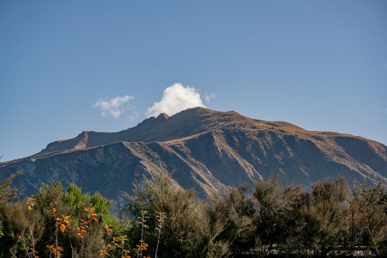 Photo of property in 16 Briar Bank Drive, Wanaka, 9305