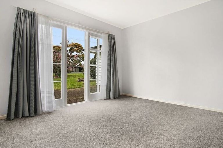 Photo of property in 116 Taikata Road, Te Atatu Peninsula, Auckland, 0610