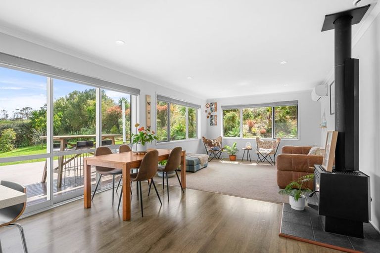 Photo of property in 22 Seascape Crescent, Waipu, 0582