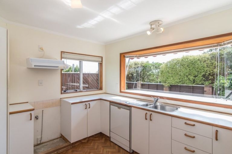 Photo of property in 3 Balmerino Grove, Waikanae, 5036