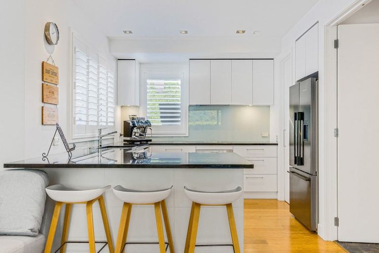 Photo of property in 28b Bluefin Way, West Harbour, Auckland, 0618