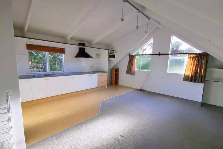 Photo of property in 30 Darcy Place, Massey, Auckland, 0614