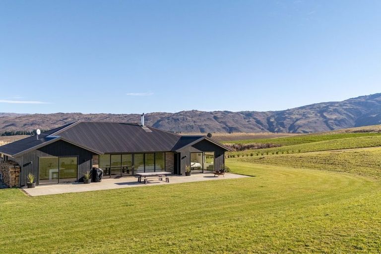 Photo of property in 4 Skeena Way, Waikerikeri, Alexandra, 9391