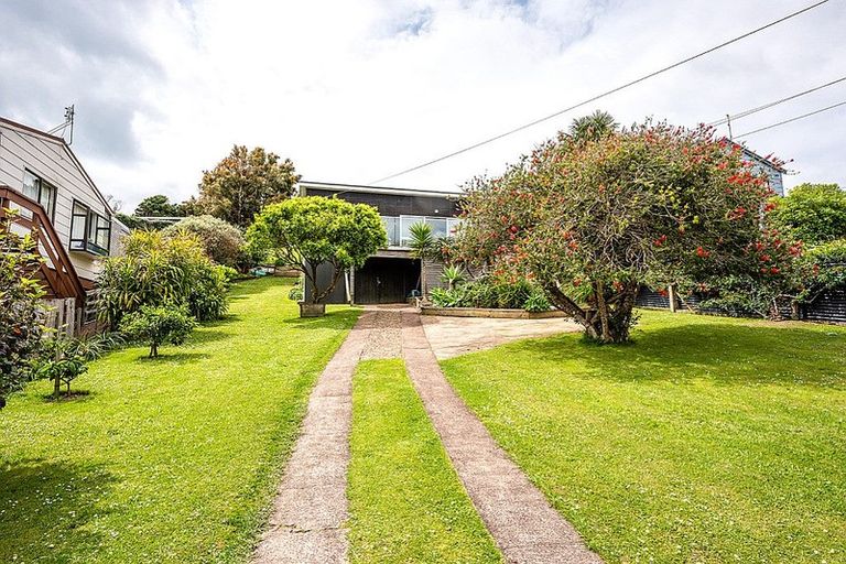 Photo of property in 19 Tetley Road, Surfdale, Waiheke Island, 1081