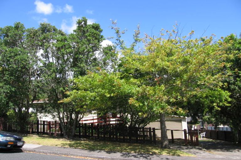 Photo of property in 10 Simon Ellice Drive, Bayview, Auckland, 0629