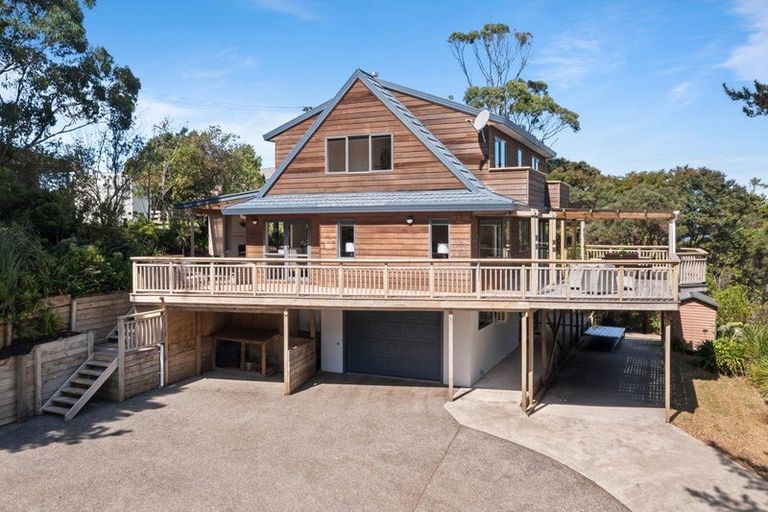 Photo of property in 150 Wade River Road, Wade Heads, Whangaparaoa, 0932
