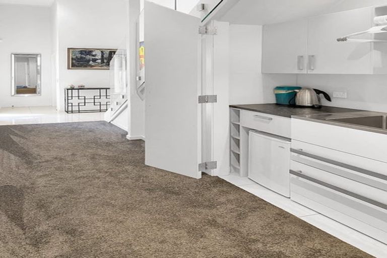 Photo of property in 615 Marine Parade, Napier South, Napier, 4110