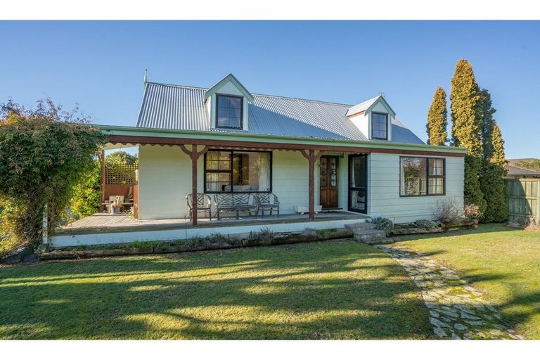 Photo of property in 8 Thomas Street, Kirwee, Darfield, 7571