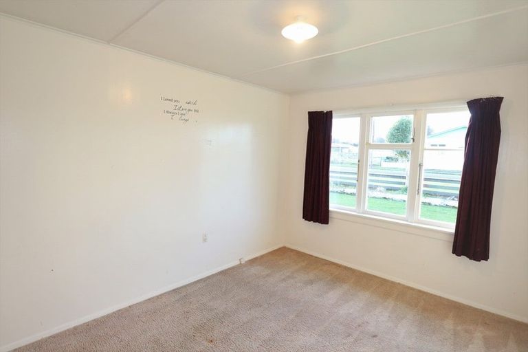 Photo of property in 23a Park Lane, Kaponga, Hawera, 4679