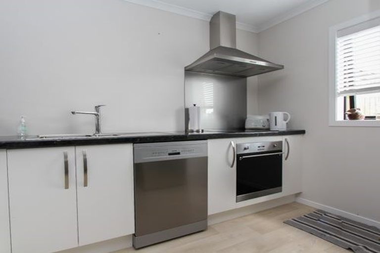 Photo of property in 2/28 Mahoe Street, Melville, Hamilton, 3206