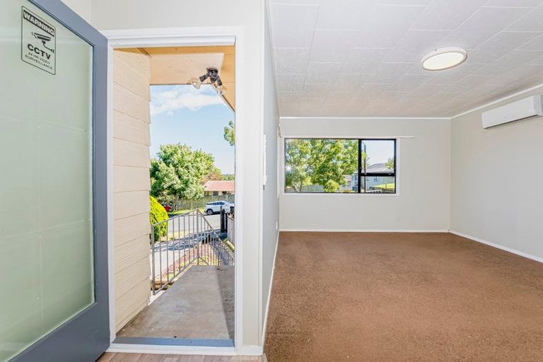 Photo of property in 6 Holmes Drive South, West Harbour, Auckland, 0618
