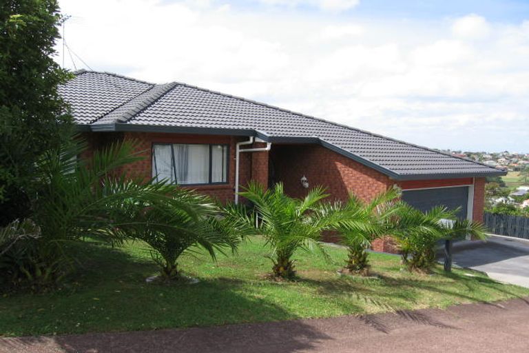 Photo of property in 20 Lorikeet Place, Unsworth Heights, Auckland, 0632