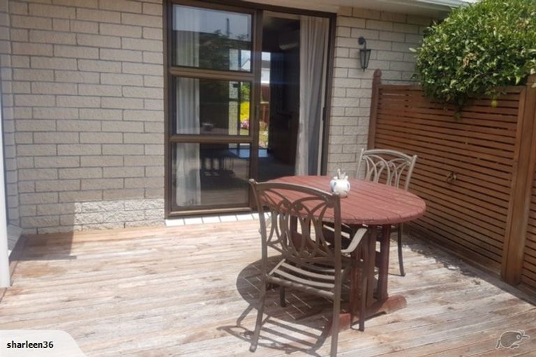 Photo of property in 37 Branch Road, Highlands Park, New Plymouth, 4312