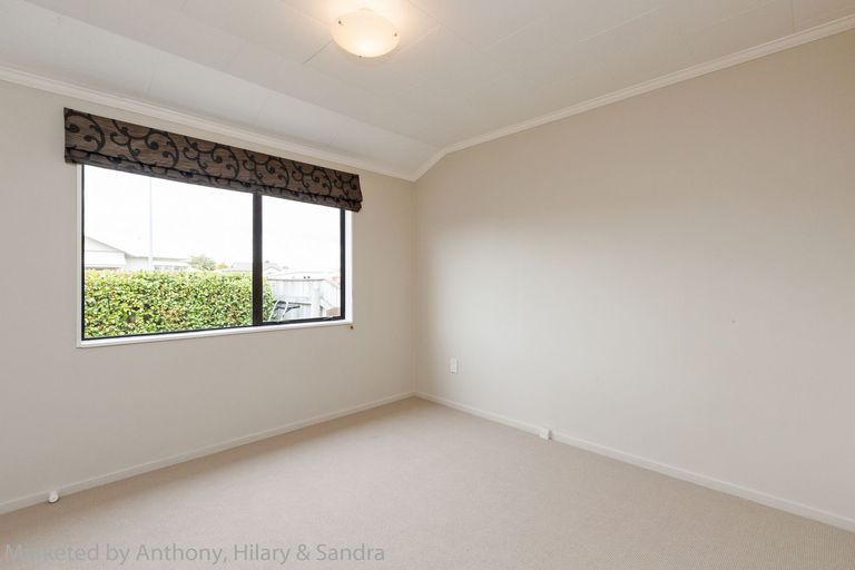 Photo of property in 120 Roy Street, Palmerston North, 4410