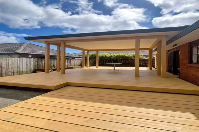 Photo of property in 43 Frank Nobilo Drive, Golflands, Auckland, 2013