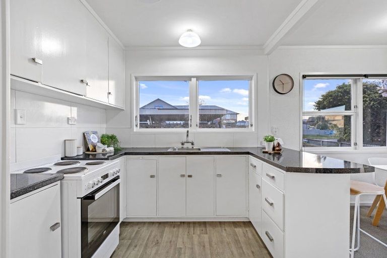 Photo of property in 1/1252 Cameron Road, Gate Pa, Tauranga, 3112