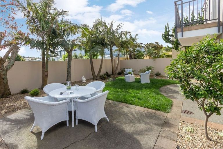 Photo of property in 13 Haven Crest, Somerville, Auckland, 2014