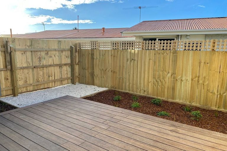 Photo of property in 2/45 Division Street, Riccarton, Christchurch, 8041