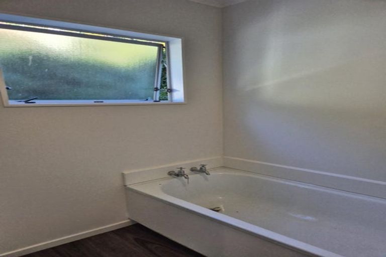 Photo of property in 25a Woodvale Grove, Fairfield, Lower Hutt, 5011