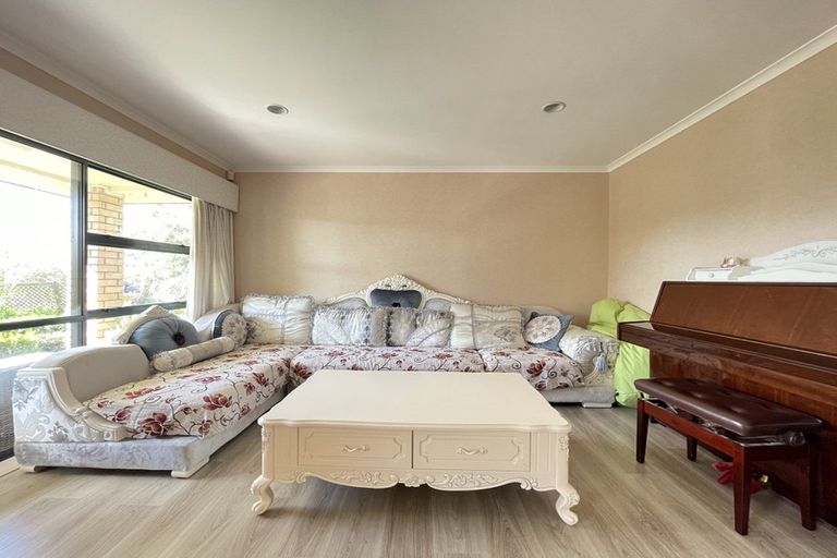 Photo of property in 85 Burswood Drive, Burswood, Auckland, 2013