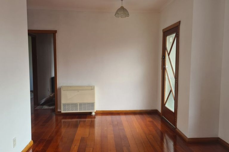 Photo of property in 6 Lansdowne Crescent, Lansdowne, Masterton, 5810