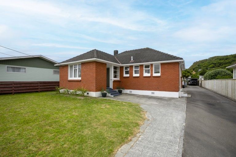 Photo of property in 1/5 Kowhai Street, Naenae, Lower Hutt, 5011