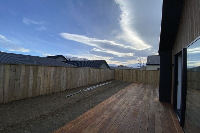 Photo of property in 10 Fallow Street, Jacks Point, 9371