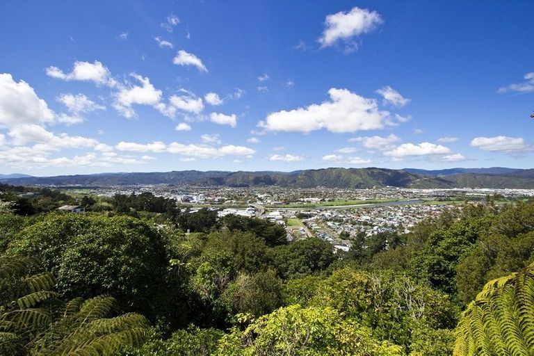 Photo of property in 64 Mulberry Street, Maungaraki, Lower Hutt, 5010