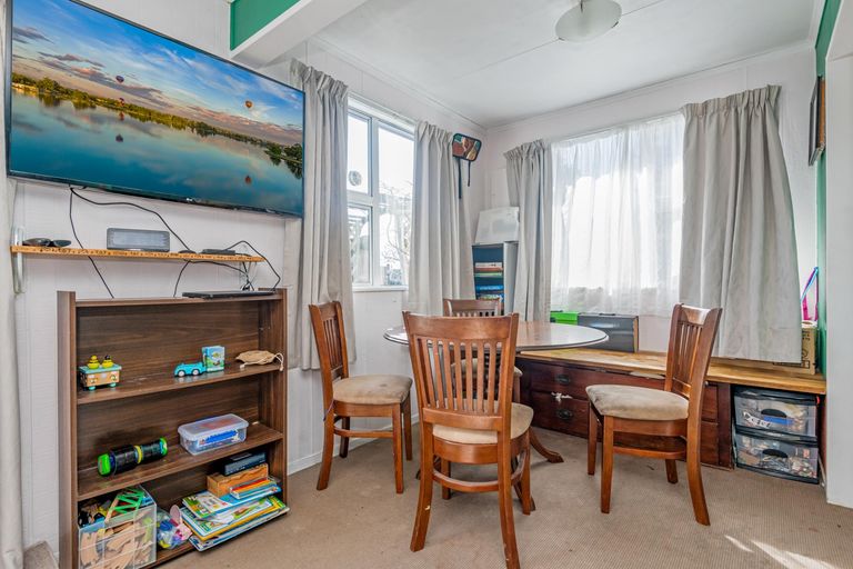 Photo of property in 118a Featherston Street, Palmerston North, 4410