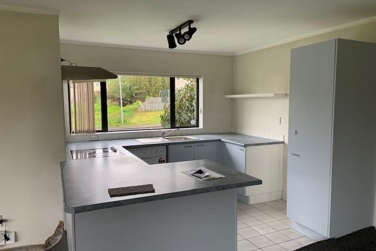 Photo of property in 26 Blueridge Close, Sunnyvale, Auckland, 0612