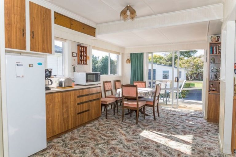 Photo of property in 71 Barraud Street, Dannevirke, 4930