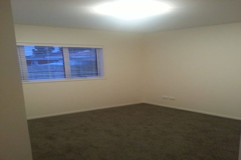 Photo of property in 25 Universal Drive, Henderson, Auckland, 0610