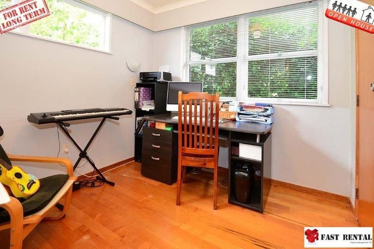 Photo of property in 20 Tawhana Crescent, Red Beach, 0932