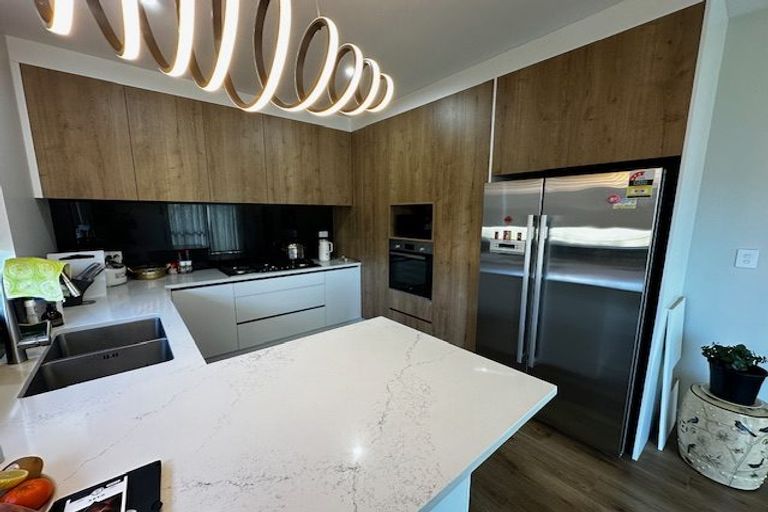 Photo of property in 24 Baumea Rise, Massey, Auckland, 0614