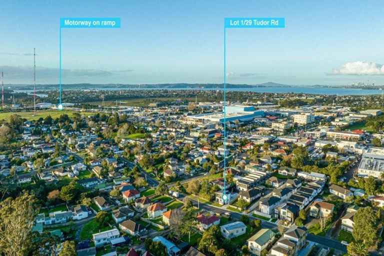 Photo of property in 1/29 Tudor Road, Henderson, Auckland, 0610